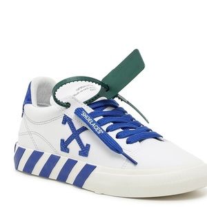 NEW Low Vulcanized Canvas Sneaker Size EU39